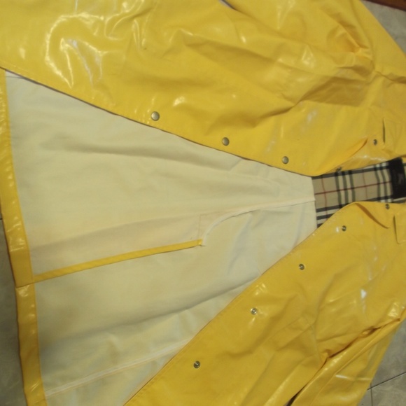 BURBERRY RAINCOAT - Picture 3 of 4